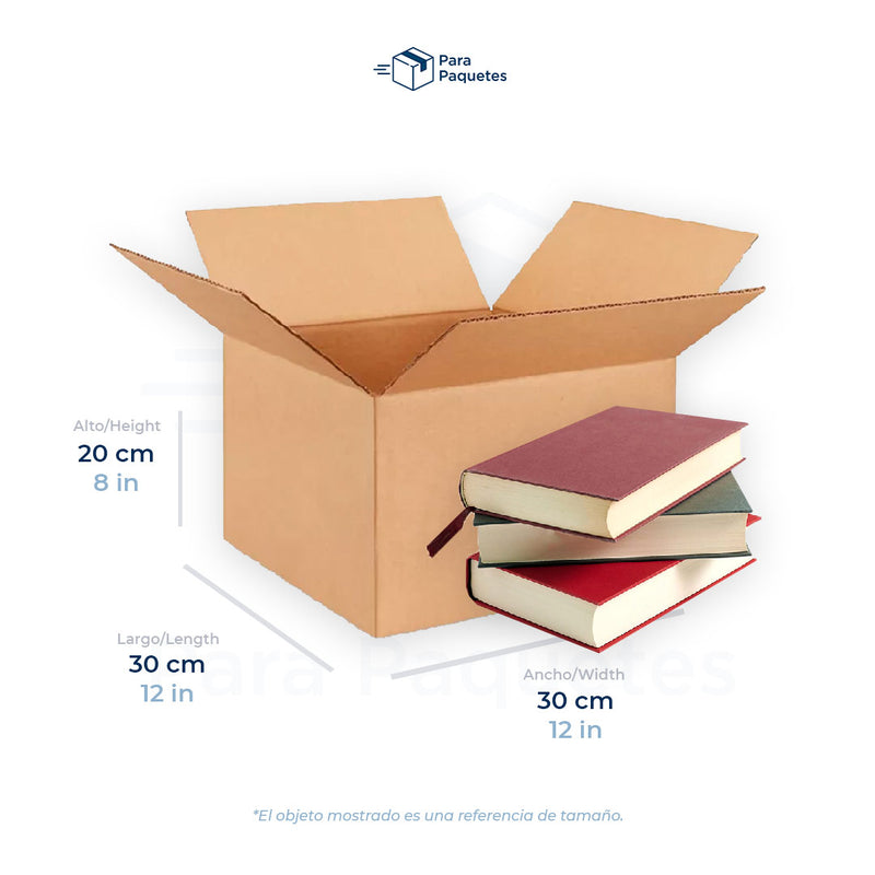 Medida de caja de cartón, 30 x 30 x 20 cm, con 3 libros como referencia de tamaño.